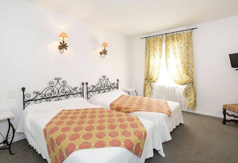 Номер Стандарт, Logis Hôtels   Hôtel Restaurant Du Midi