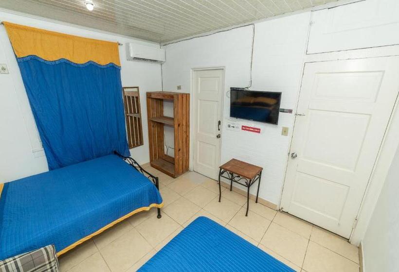 Номер Стандарт 2 Двуспальные Кровати, Hostal Amador Familiar