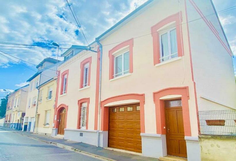Студио Стандарт Вид на Сад, Reims Sherpa Guest House