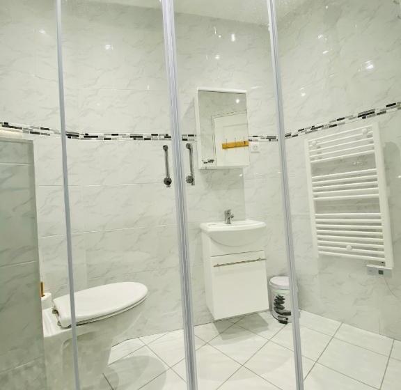 Студио Стандарт Вид на Сад, Reims Sherpa Guest House