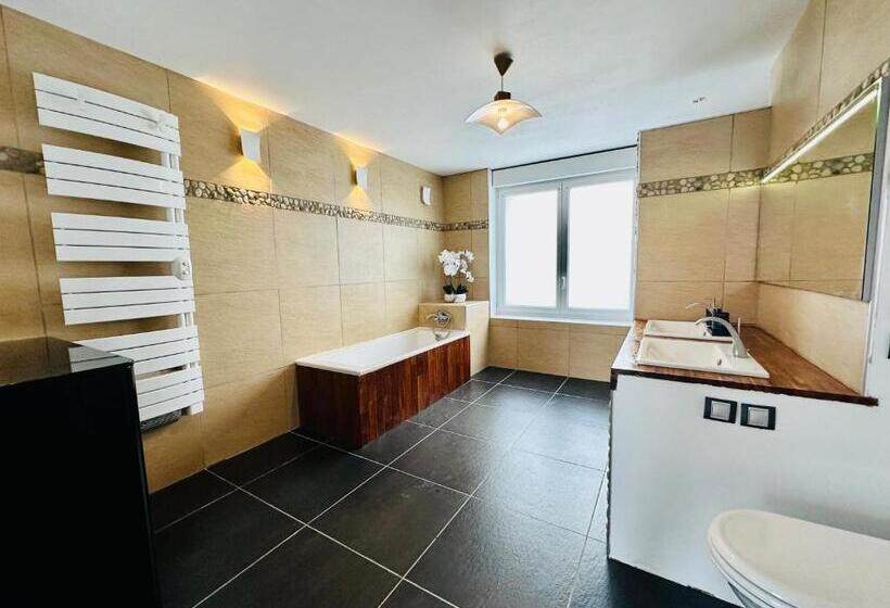 Люкс с Балконом, Reims Sherpa Guest House
