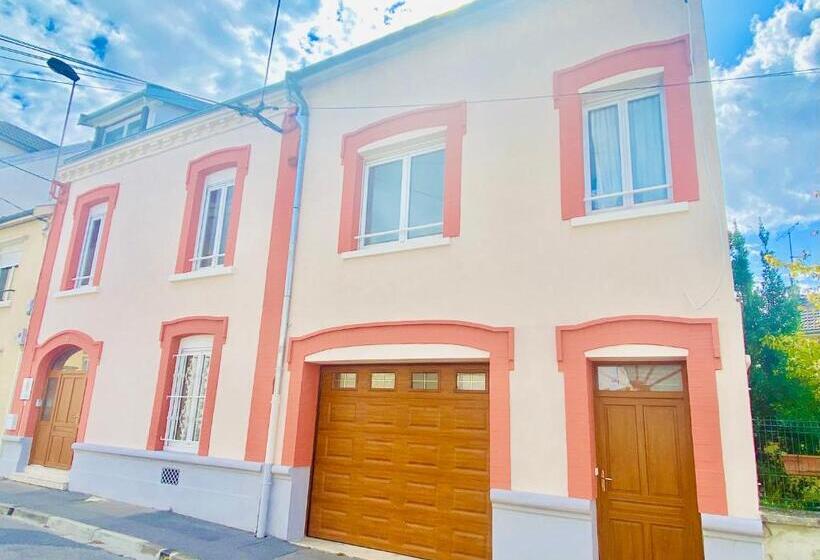 Номер Стандарт Вид на Сад, Reims Sherpa Guest House