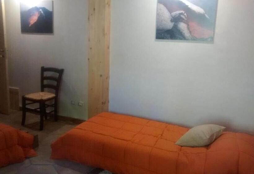 Номер Стандарт Трехместный, Agriturismo La Caraffara Sull  Etna