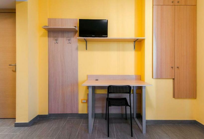 اتاق لوکس با بالکن, Casa Livio  Rooms And Studios