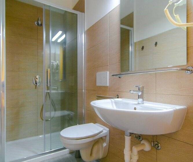 اتاق لوکس با بالکن, Casa Livio  Rooms And Studios