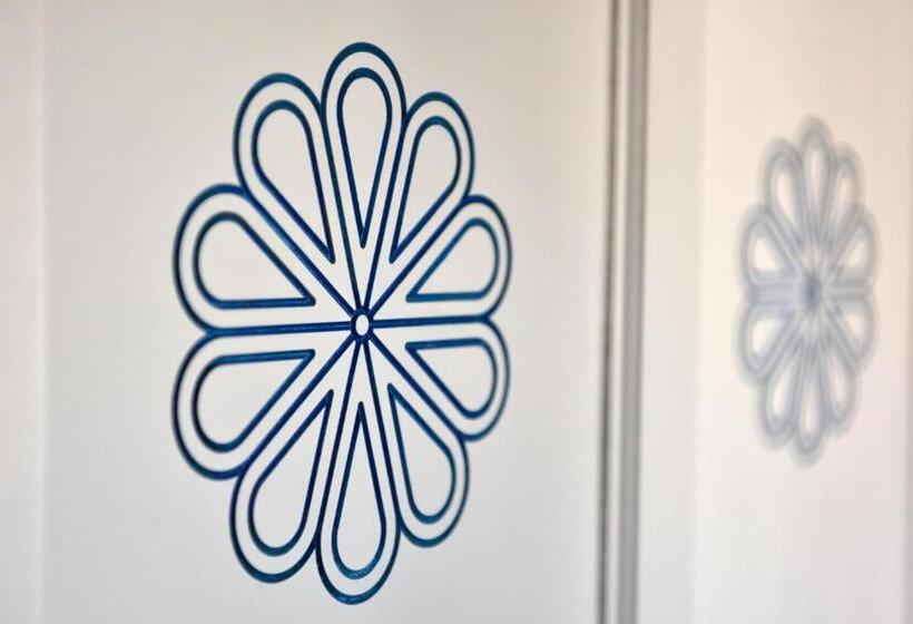 اتاق استاندارد با بالکن, Inah Rooms