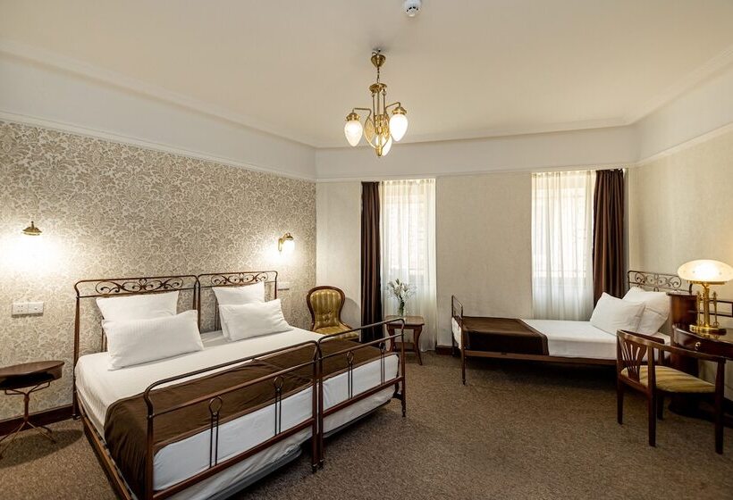 اتاق استاندارد سه نفره, Boutique Hotel Villa Mtiebi