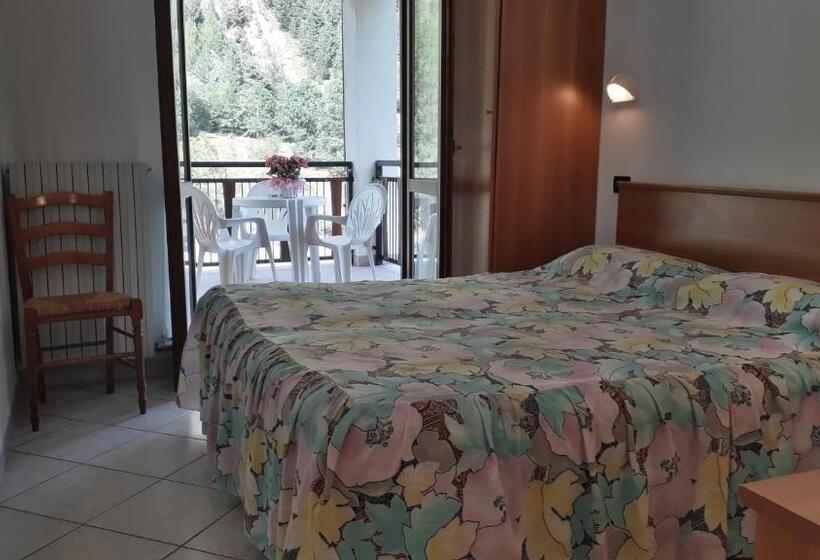 Quarto Estandar, Roburent