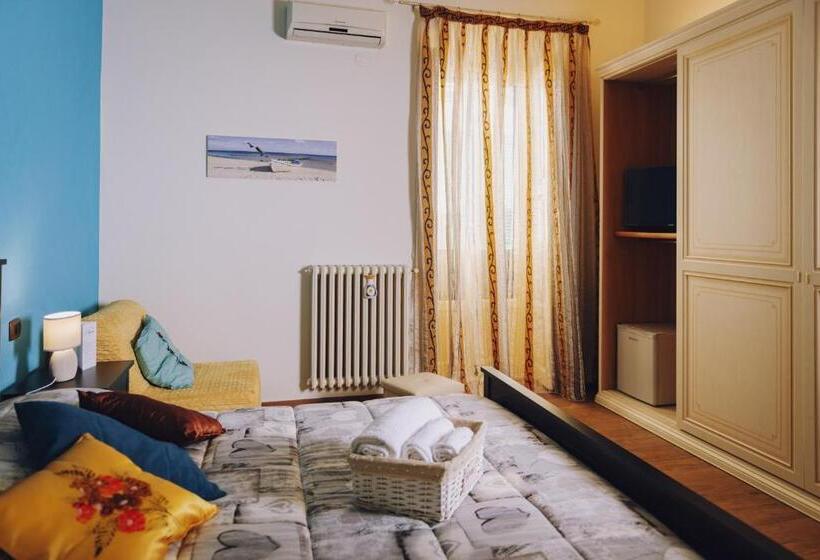 اتاق راحتی سه تخته, Agorà Bisceglie