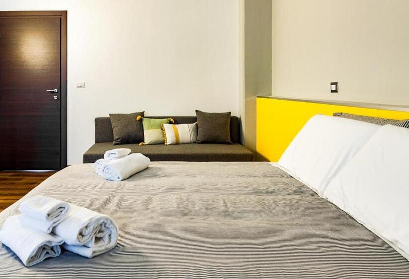 اتاق استاندارد با بالکن, Travel Station Bedandbreakfast