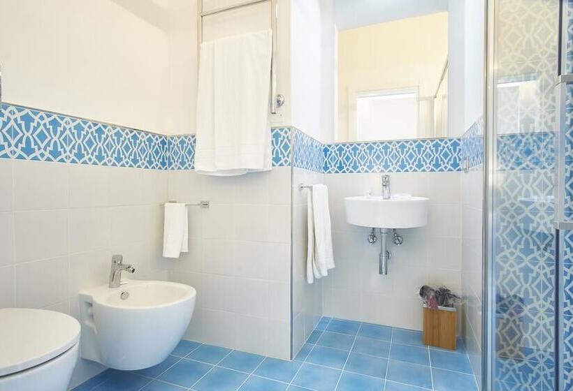 Номер Deluxe Вид на Море Боковой, Palazzo Gentilcore