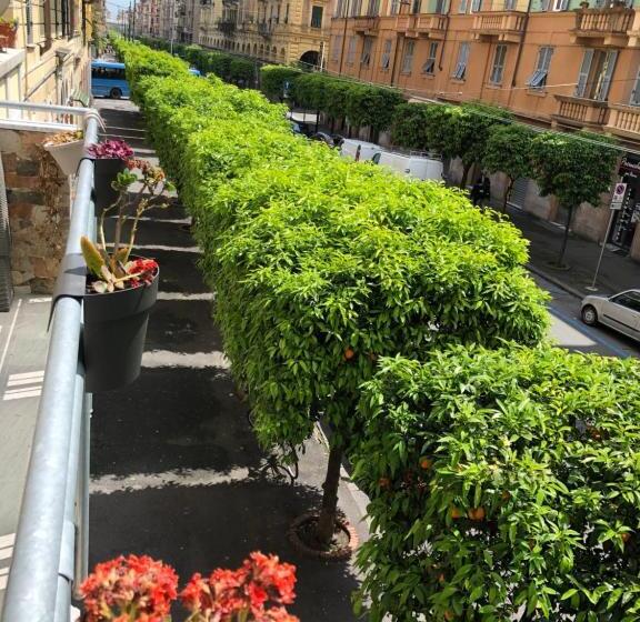 Трехместный Номер Стандарт с Балконом, Ari Guest House