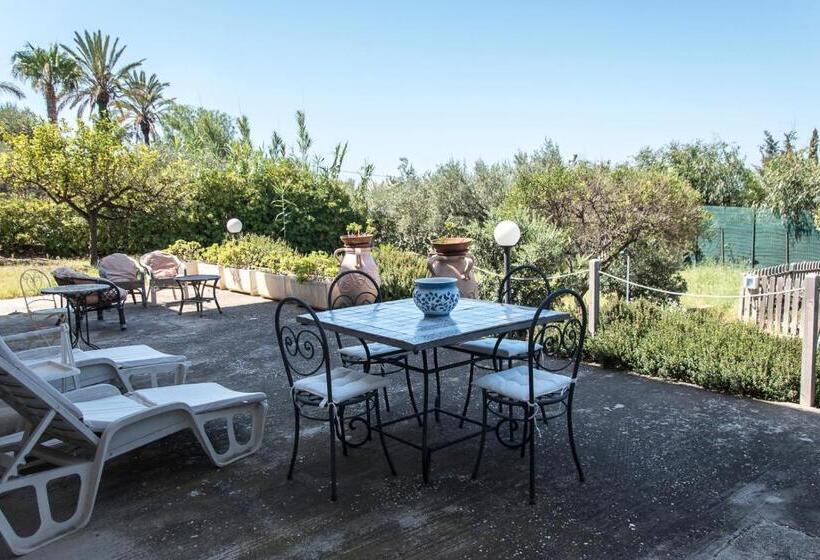 استودیوی لوکس, B&b La Casetta Degli Aranci