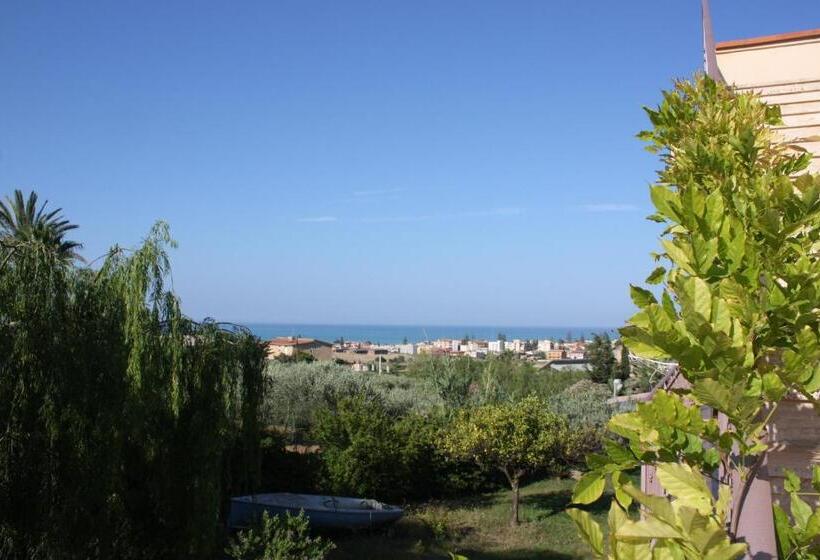 استودیوی لوکس, B&b La Casetta Degli Aranci