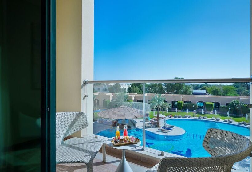Номер Стандарт Вид на Бассейн, Al Ain Rotana