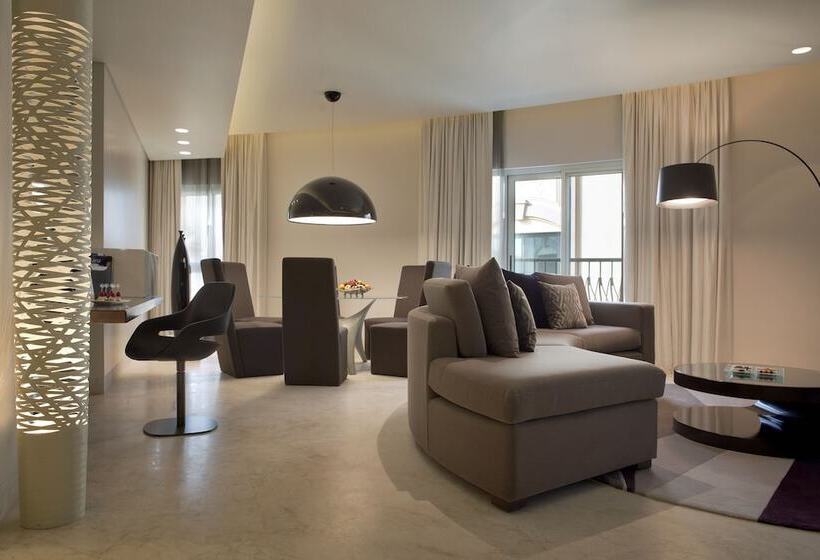 Люкс, Al Ain Rotana
