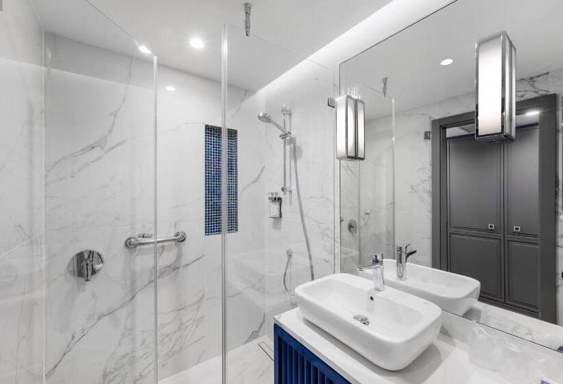 Номер Superior, Danubius Hotel Astoria City Center