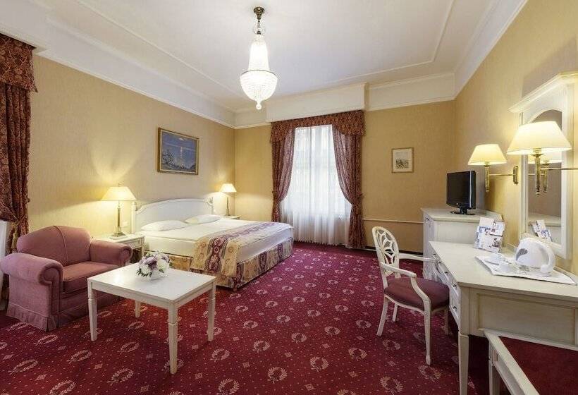 Полулюкс, Danubius Hotel Astoria City Center