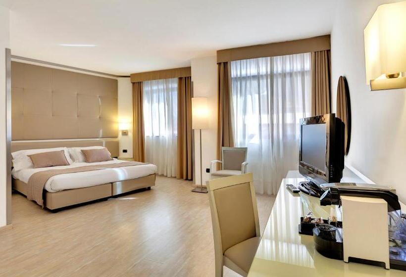 スタンダードトリプルルーム, Mediterraneo Palace