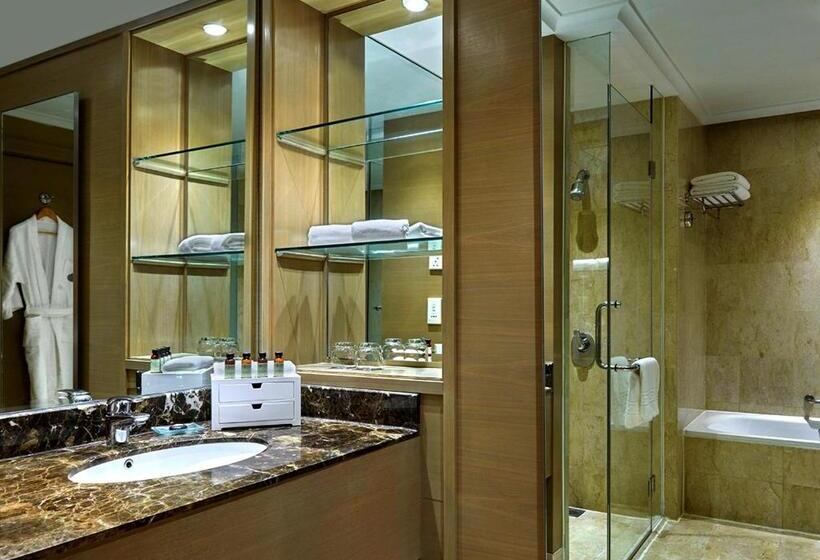 Номер Премиум, Pullman Kuala Lumpur City Centre Hotel & Residences