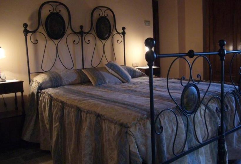 Люкс, Borgo Storico Cisterna
