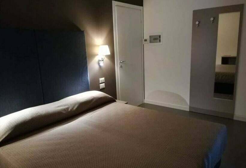 标准间, Garda Guest House