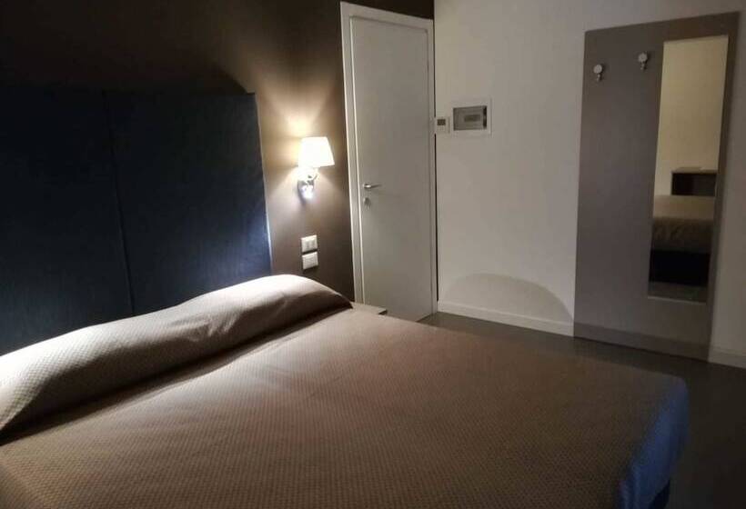 标准间, Garda Guest House