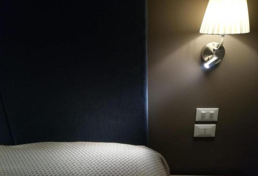 四人标准间, Garda Guest House