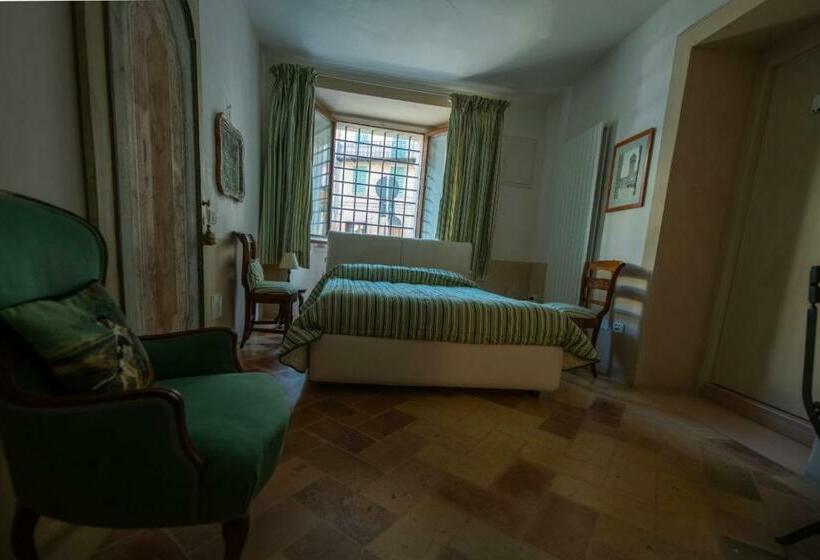 Номер Стандарт, Palazzo Santinelli