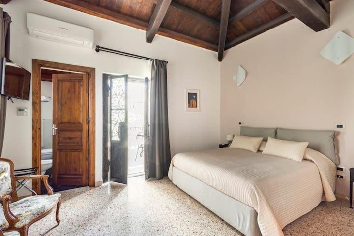 스탠다드 발코니 룸, Palazzo Candida B&b