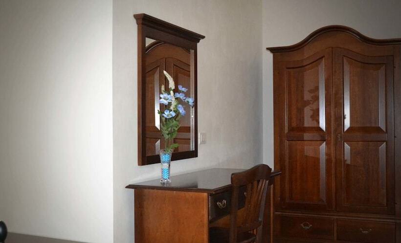 اتاق کلاسیک سه تخته, B&b Castiglione