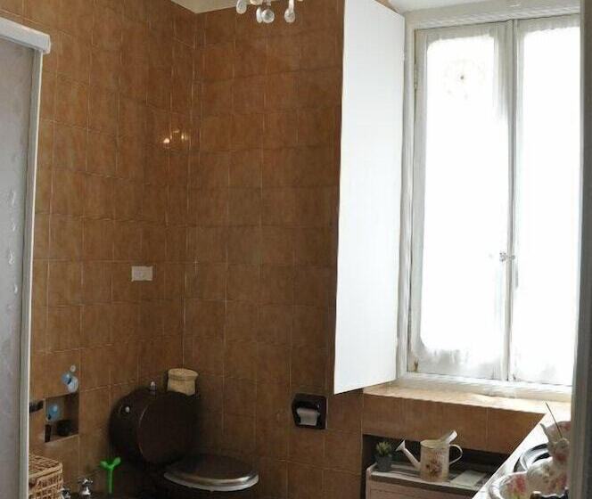 اتاق استاندارد سه تخته با سرویس بهداشتی مشترک, Il Ciottolo