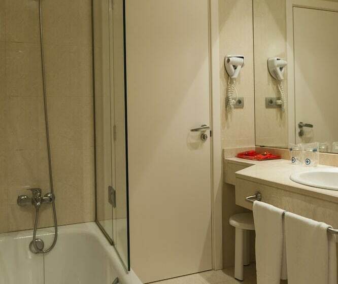 Habitación Triple Estándar, Mediterraneo