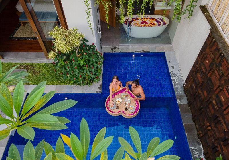 Habitación Cuádruple Estándar Vista Piscina, Mediterraneo