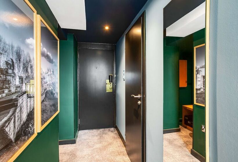 Номер Стандарт, Radisson Hotel York