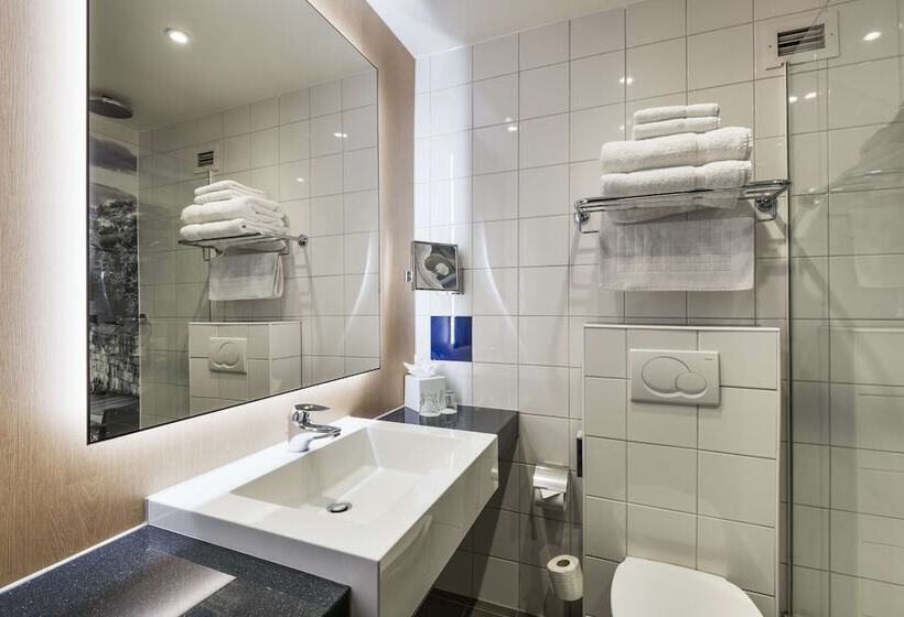 Номер Стандарт Вид на Реку, Radisson Hotel York