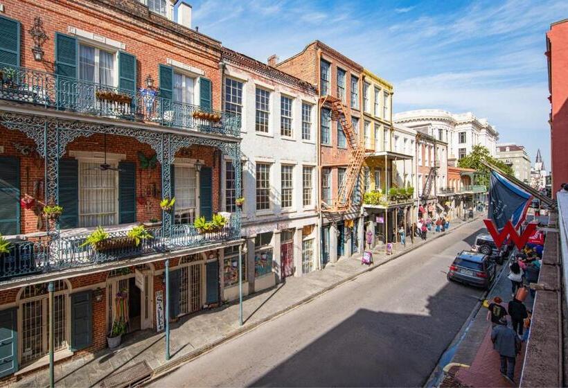 스위트 킹사이즈 침대, De La Poste – French Quarter, A Renaissance