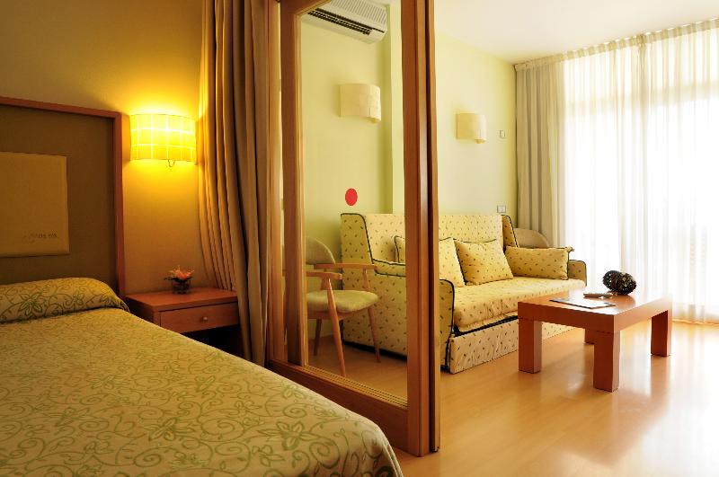 家庭间, Evenia Olympic Suites