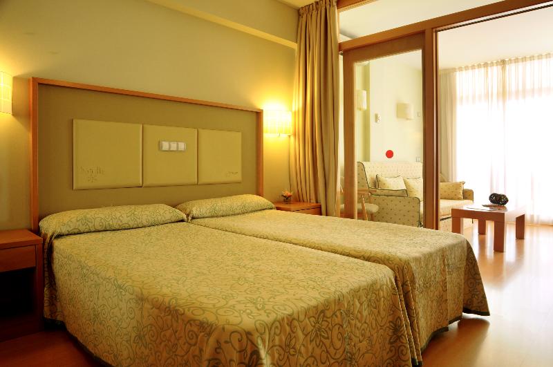家庭间, Evenia Olympic Suites