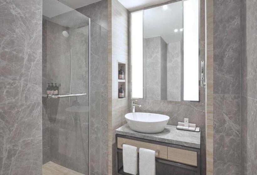 Chambre Deluxe King Size, Grand Copthorne Waterfront