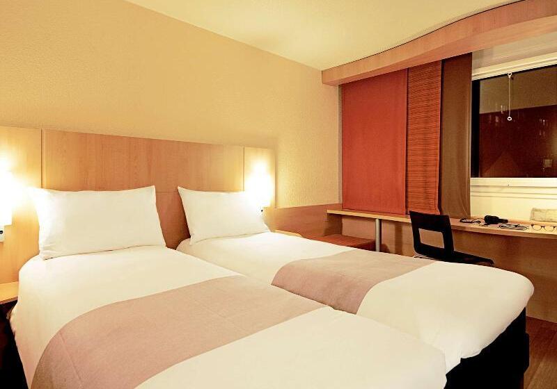 Номер Стандарт, Ibis Stevenage Centre