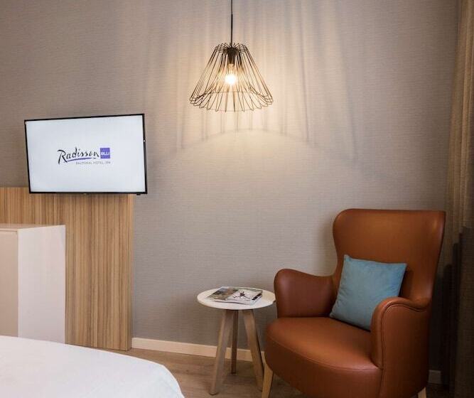 Номер Премиум, Radisson Blu Balmoral