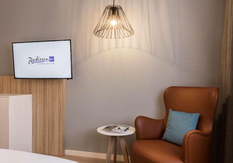 Номер Премиум, Radisson Blu Balmoral