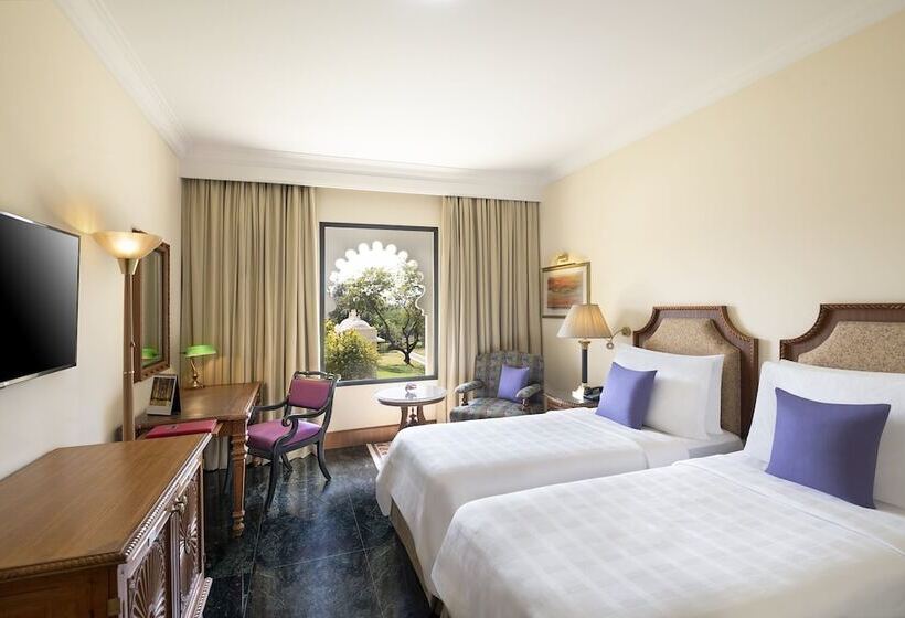 Номер Deluxe Вид на Бассейн, Trident Udaipur