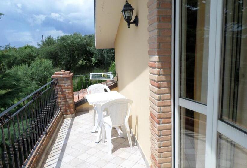 Номер Стандарт с Балконом, Bed And Breakfast Villa Algi