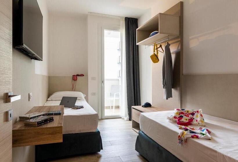 Family Suite, Life
