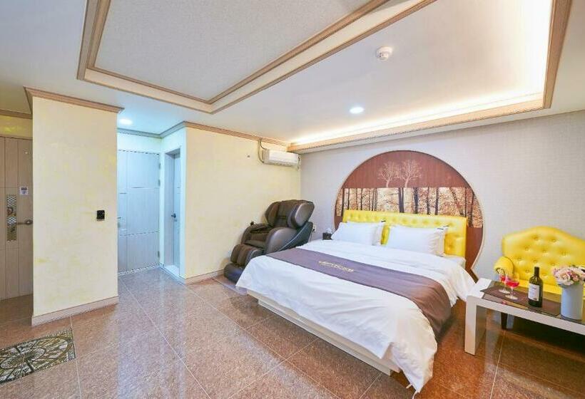Номер Deluxe, Hound Hotel Sangmu