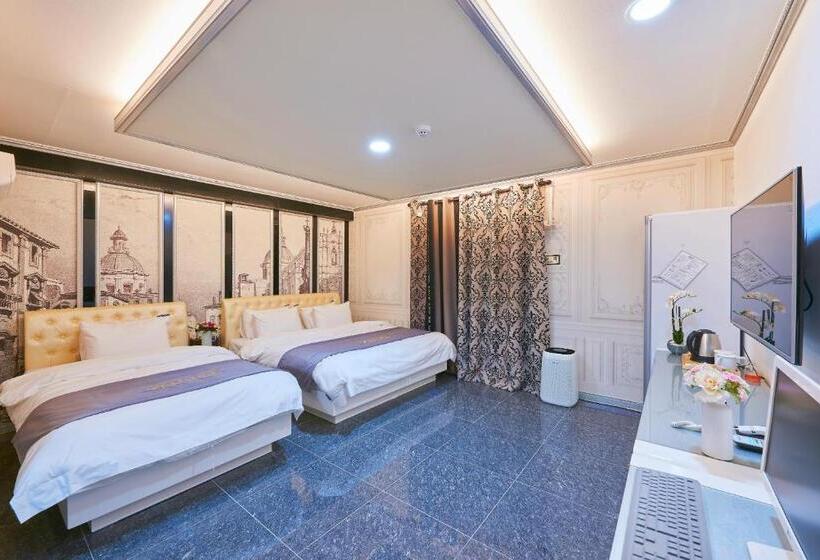Номер Deluxe, Hound Hotel Sangmu