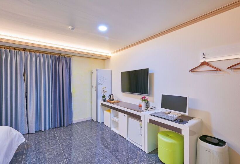 Номер Deluxe, Hound Hotel Sangmu