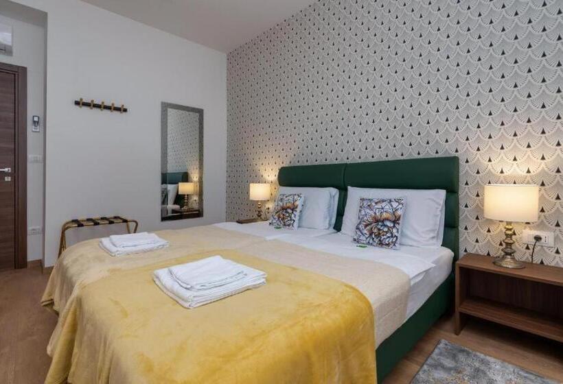 اتاق لوکس, Aurora Rooms B&b Pula